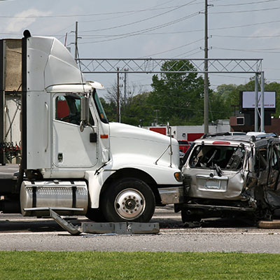 An Experienced Tractor Trailer Accident Attorney is the Key for Good Results