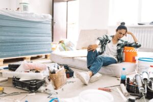 Persona que se muda a su apartamento